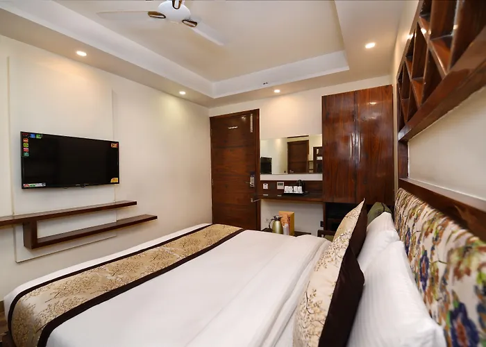 Hotel Blue Pearl Near Connaught Palace & New Delhi Railway Station