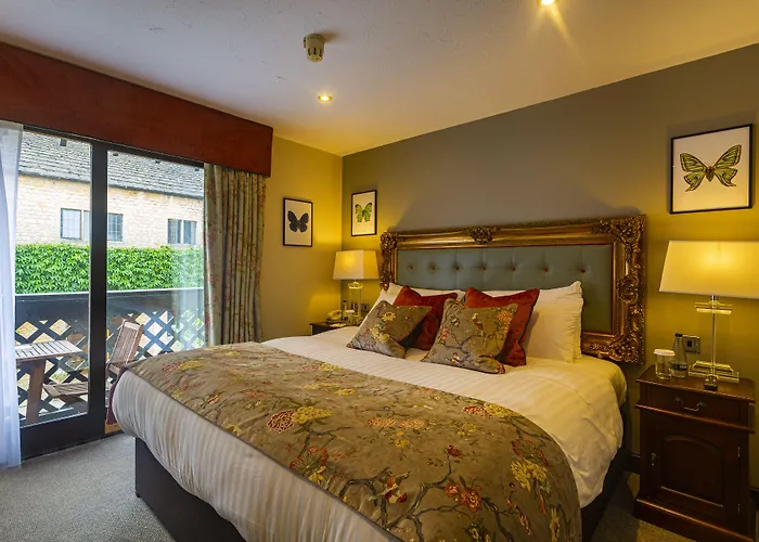 The Bell Inn, Stilton, Cambridgeshire - The Coaching Inn Group