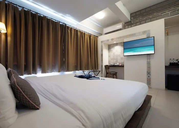 Montree Phuket Hotel