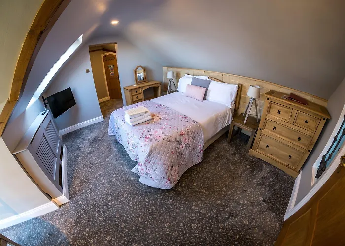 Farnley Tower Guesthouse