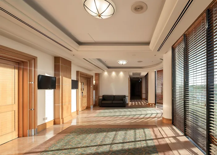 Oaks Gold Coast Hotel