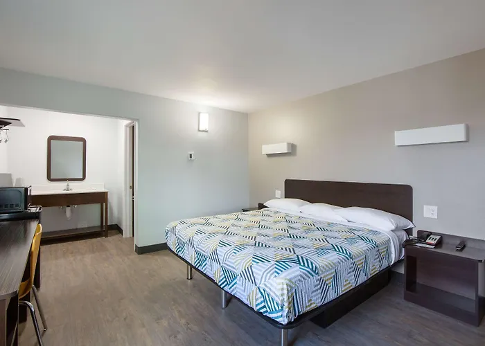 Motel 6-Show Low, Az