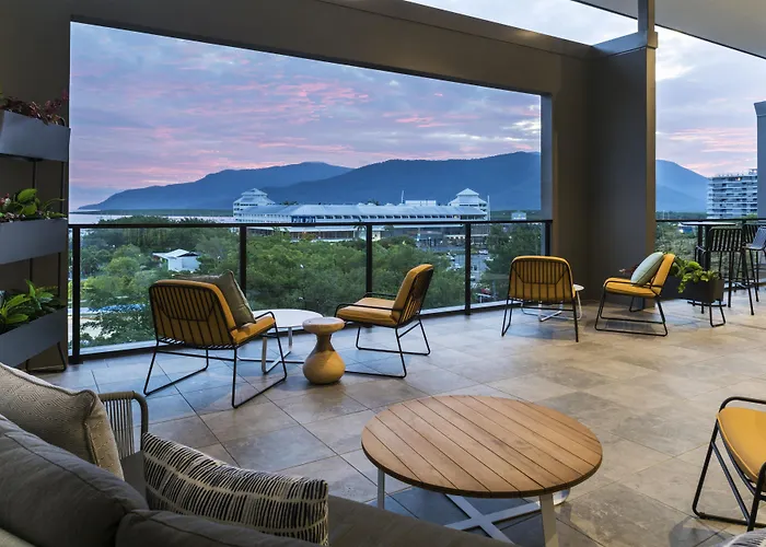Oaks Cairns Hotel