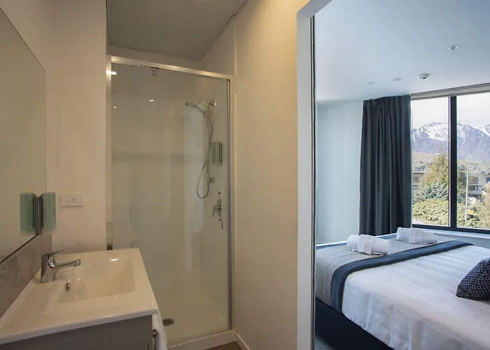Ramada By Wyndham Queenstown Central