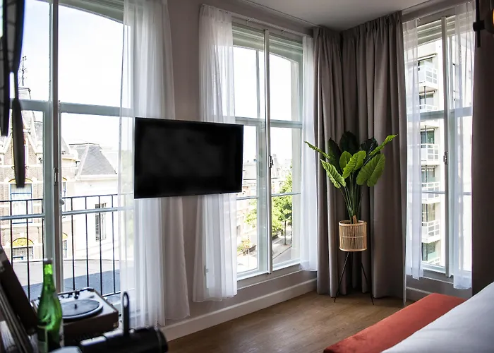 Finch Boutique Hotel, Downtown