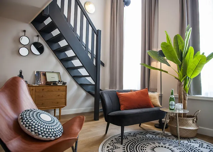 Finch Boutique Hotel, Downtown