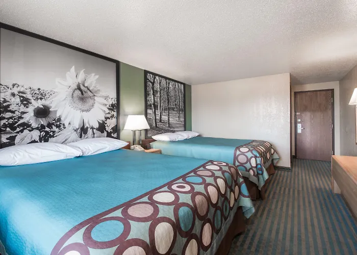 Super 8 By Wyndham Devils Lake