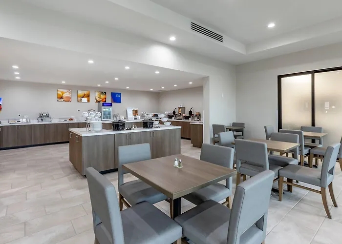 Comfort Suites Scottsdale Talking Stick Entertainment District