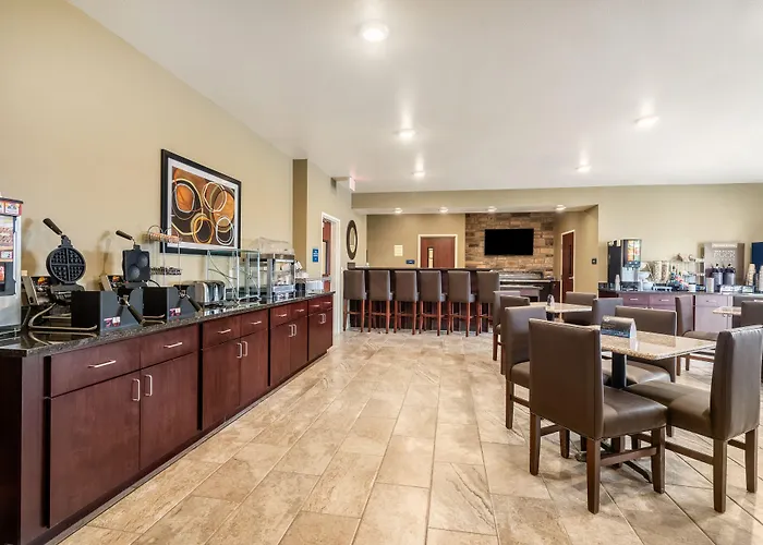 Cobblestone Hotel&Suites - Cozad