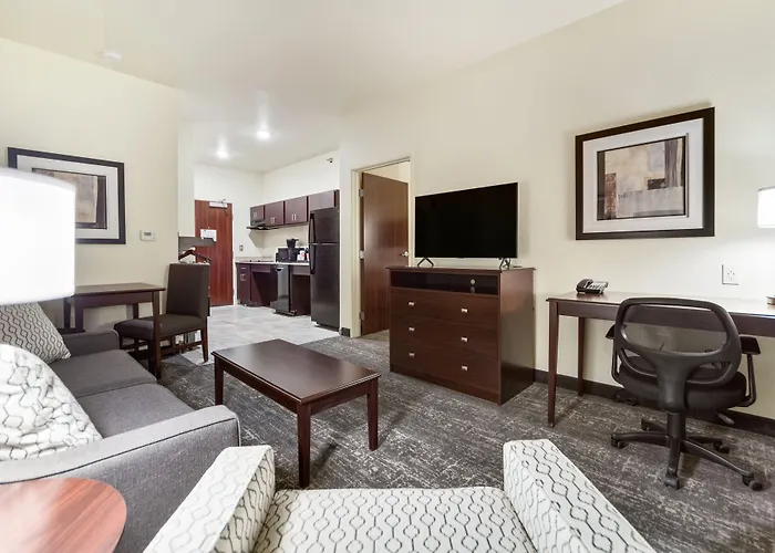 Cobblestone Hotel & Suites - Cozad