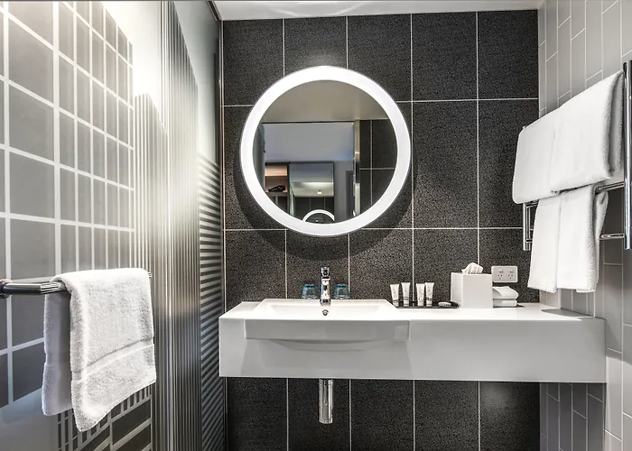 Holiday Inn Express Melbourne Little Collins By Ihg