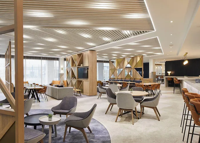 Courtyard By Marriott London City Airport