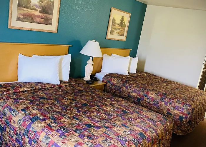 Herington Inn And Suites