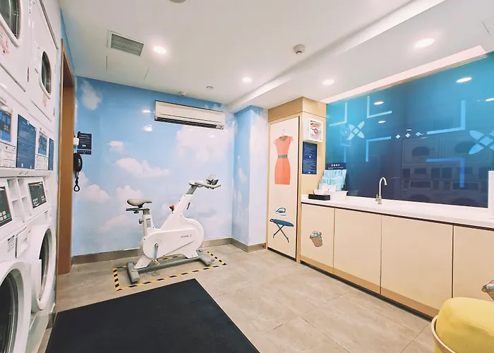 Holiday Inn Express Macau City Centre By Ihg