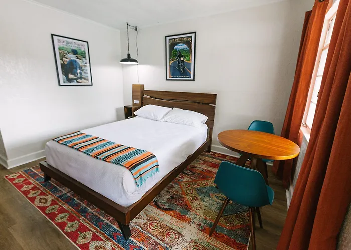 Route 19 Inn