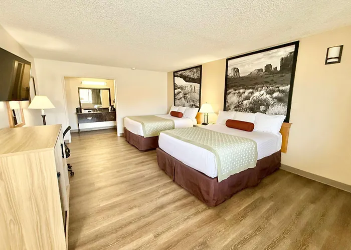 Super 8 By Wyndham Salina/Scenic Hills Area