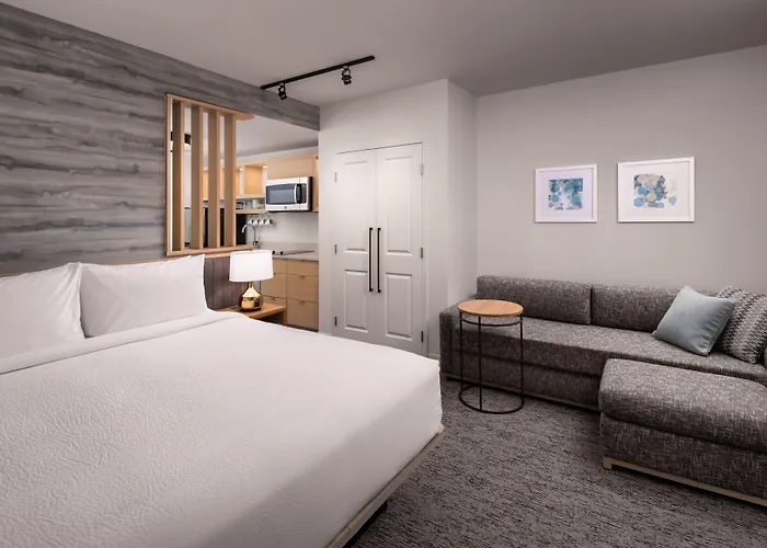 Towneplace Suites By Marriott West Kelowna
