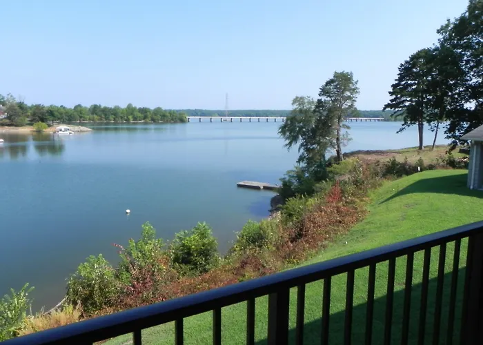 Clarion Pointe On The Lake Clarksville-South Hill West