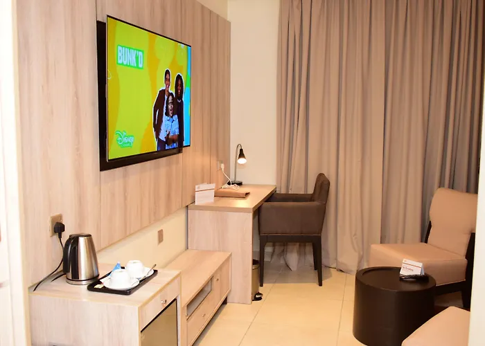 Monty Suites & Golf