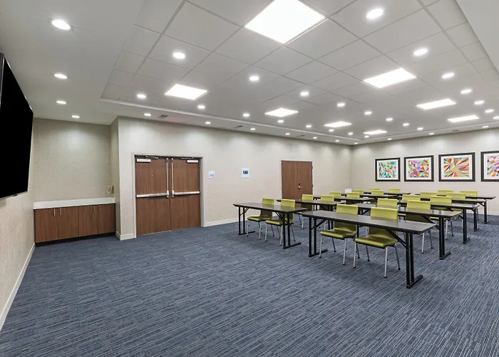 Holiday Inn Express & Suites Purcell By Ihg
