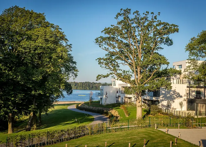 Golden Lakes Hotel
