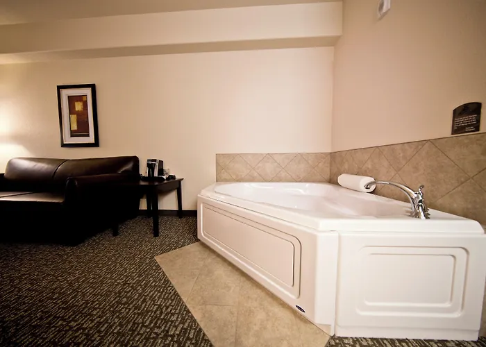 Cobblestone Inn & Suites - Manchester