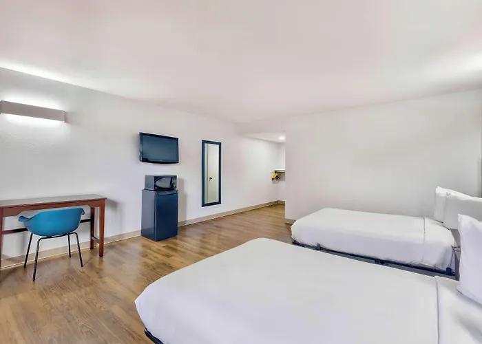 Motel 6-Falls Church, Va - Arlington Boulevard