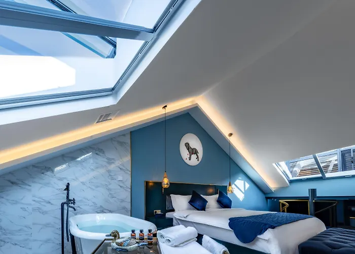 Moon And Chalice Boutique Hotel