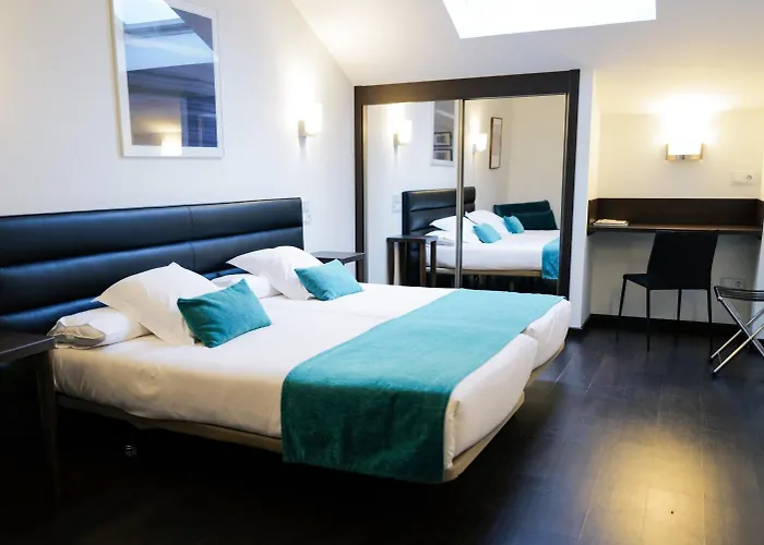 Hotel Villa Rosario II, Edificio Moderno