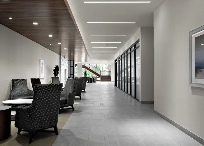 Courtyard By Marriott Knoxville Downtown