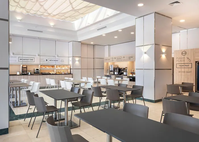 B&B HOTEL Madrid Aeropuerto T4