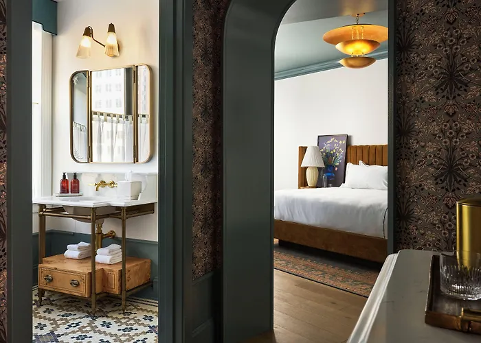 Fidelity Hotel