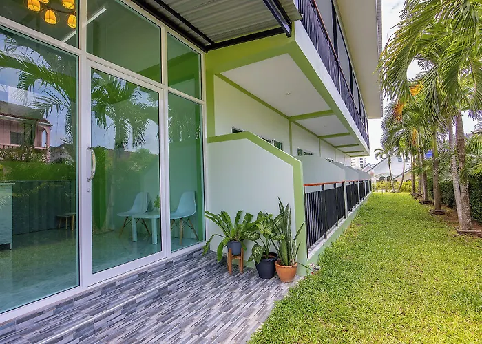 Karon Hotel At 22