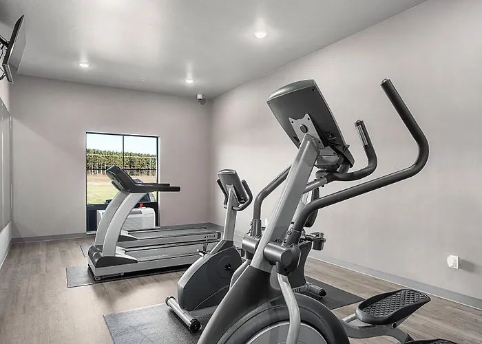 Riverstone Suites By Cobblestone Hotels - Chippewa Falls