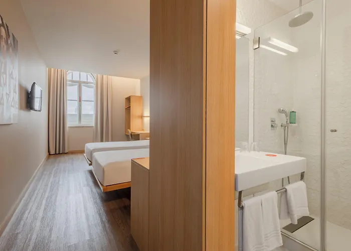Moov Hotel Porto Centro