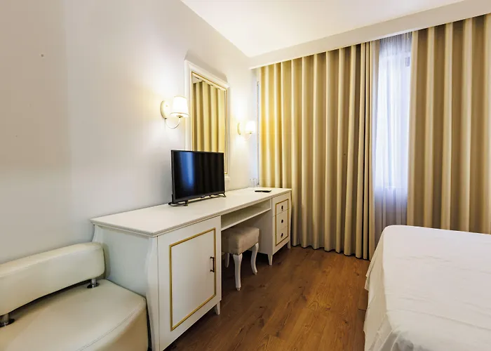 Riverside Rooms At Hotel Fieri
