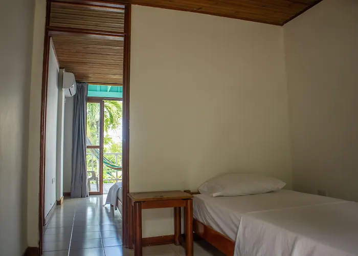 South West Bay Cabañas