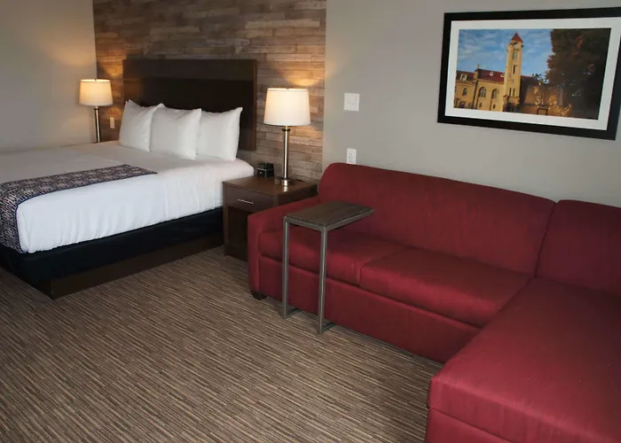 La Quinta Inn And Suites By Wyndham Bloomington