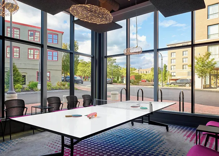 Aloft By Marriott Portland Downtown Waterfront Me