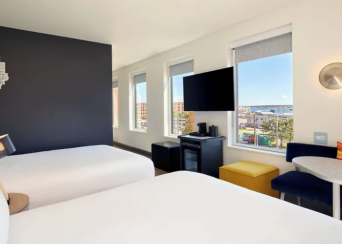 Aloft By Marriott Portland Downtown Waterfront Me