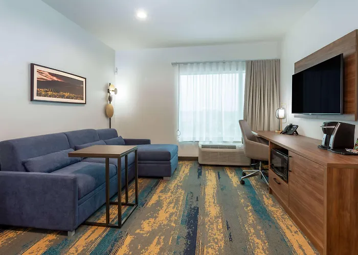 La Quinta Inn & Suites By Wyndham Galt Lodi North