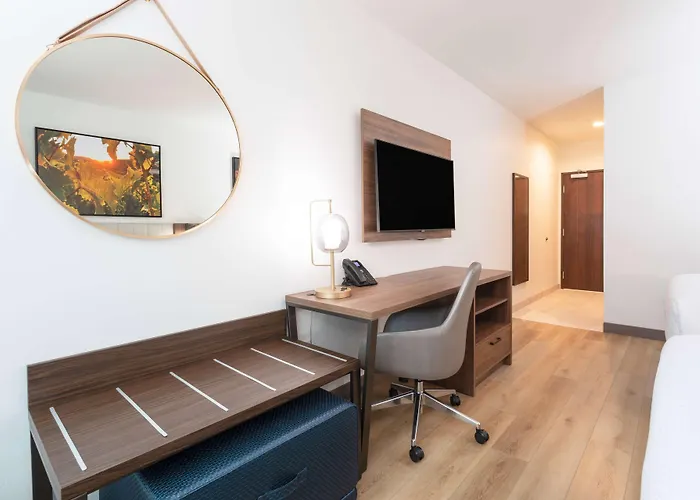 La Quinta Inn & Suites By Wyndham Galt Lodi North