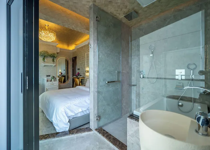 Ritz Residence - A Member Of The Luxury Hotel Group
