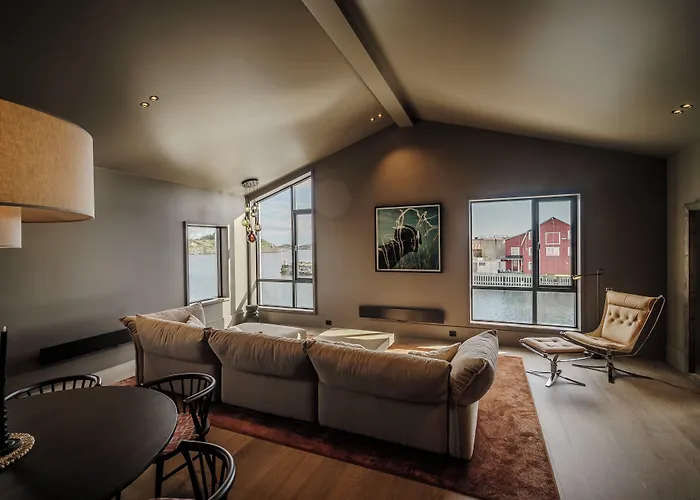 Henningsvaer Bryggehotell - By Classic Norway Hotels