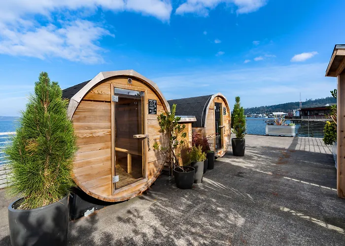 Bowline Hotel