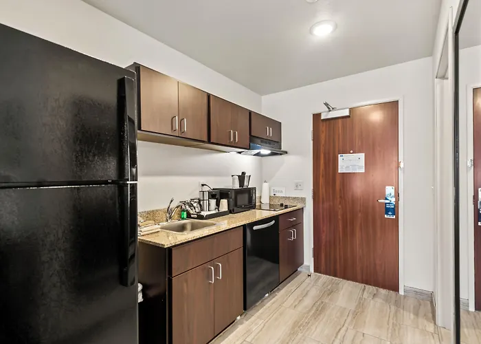 Cobblestone Hotel & Suites - Two Rivers