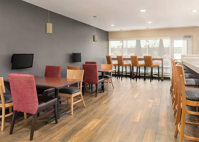Towneplace Suites By Marriott Janesville