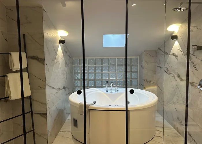 Belle Athenes - Luxury Rooms At Monastiraki Railway Station