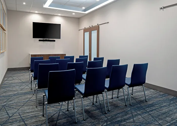 Holiday Inn Express & Suites - Hollister By Ihg