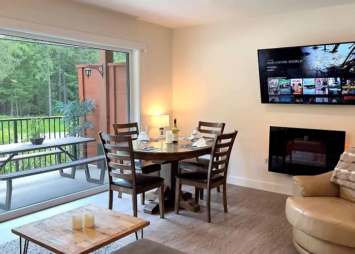 Al'S Escape By Revelstoke Vacations